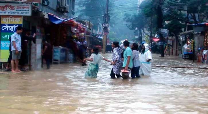 কক্সবাজারে হোটেলে আটকা ২৫ হাজার পর্যটক